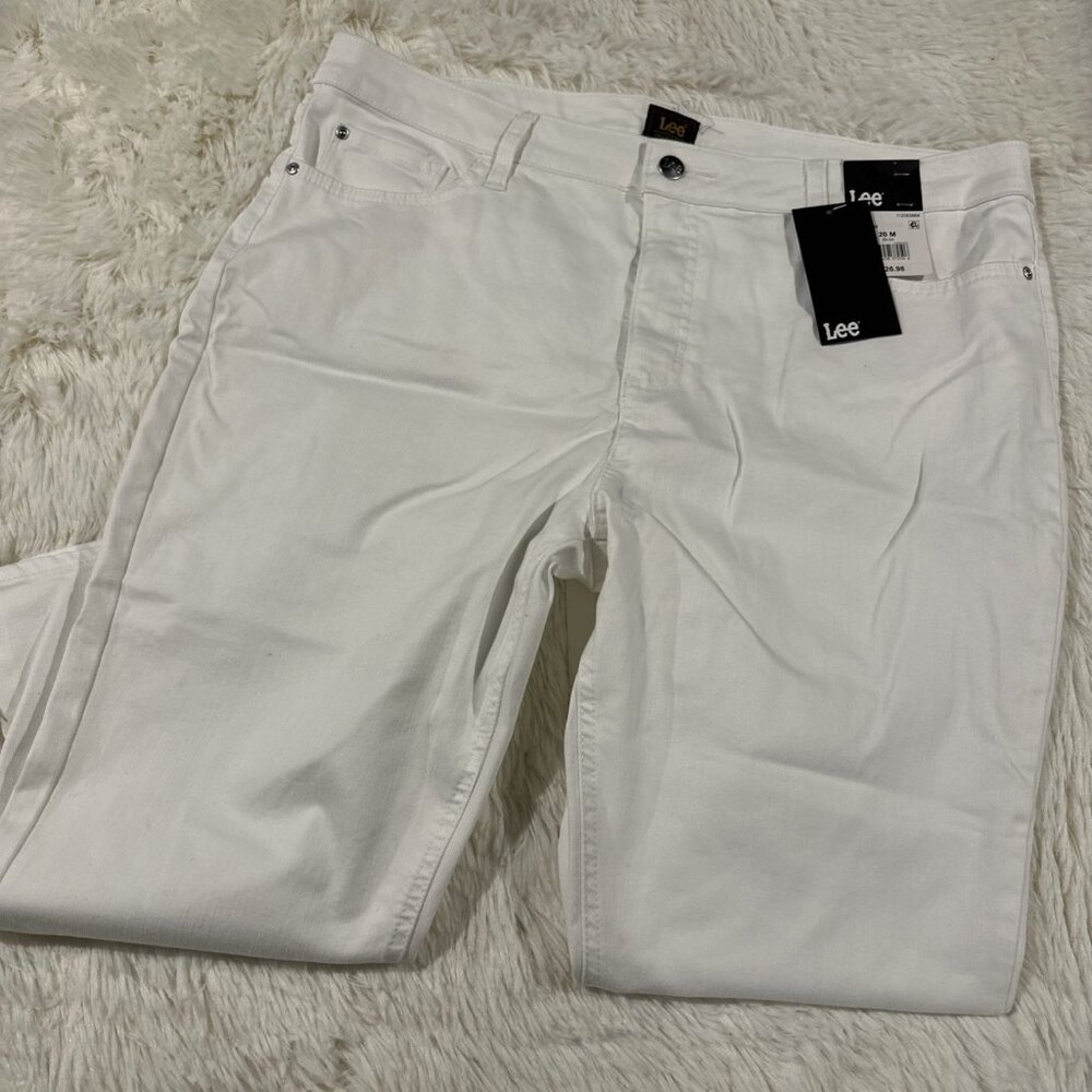 Lee womens NWT white mid rise 22'' inseam stretch cropped 20 M